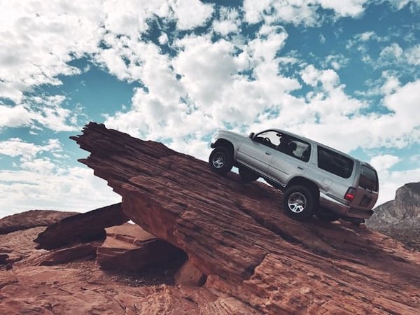 Can Upgrading the Intake Manifold on a Ford Mustang GT Improve Airflow and Performance?